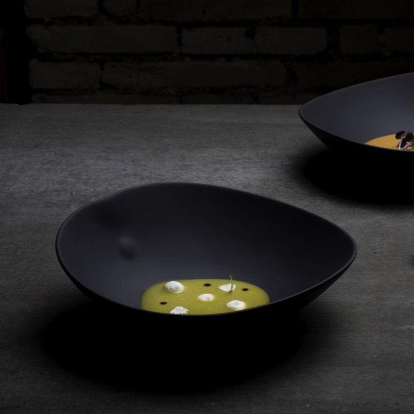 Shell Flat Bowl 22cm - Black