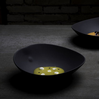 Shell Flat Bowl 22cm - Black
