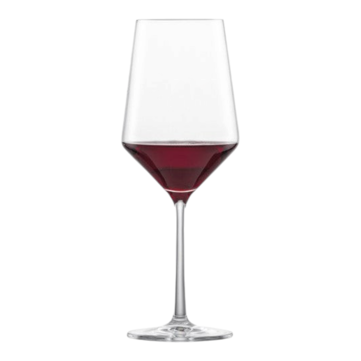 SC Hospitality Belfesta Cabernet crystal wine glass with angular bowl and red wine, 550ml capacity.